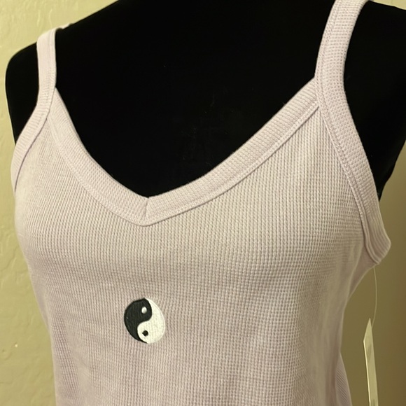 Ying yang crop top - Picture 2 of 5